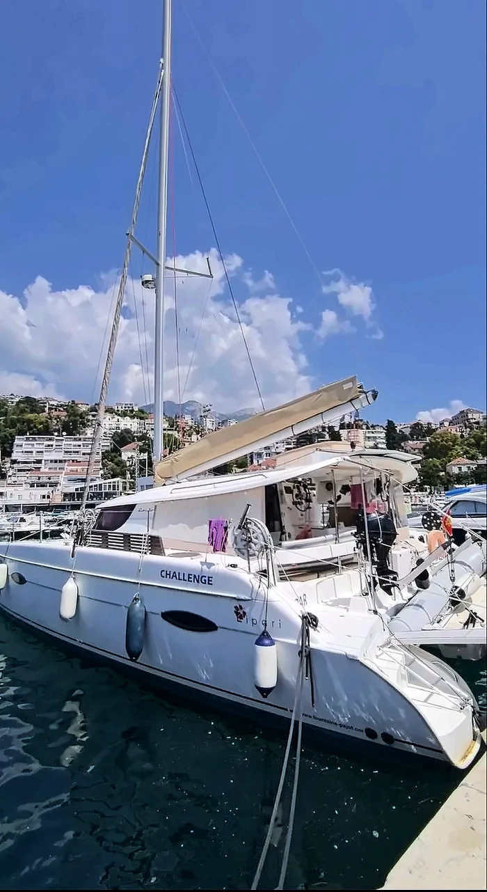 Катамаран Fountaine Pajot Lipari 41 «CHALLENGE» у причала